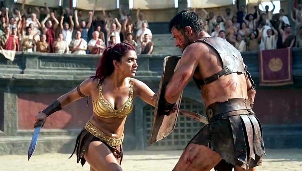 Female gladiator dominates her male opponent in style