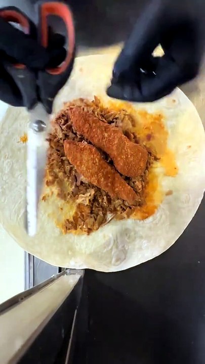 How To Make a French Tacos Meat with Gruyère cheese sauce & fries #BR3 #Tacos #Foodie #Foodlover #Food (2)