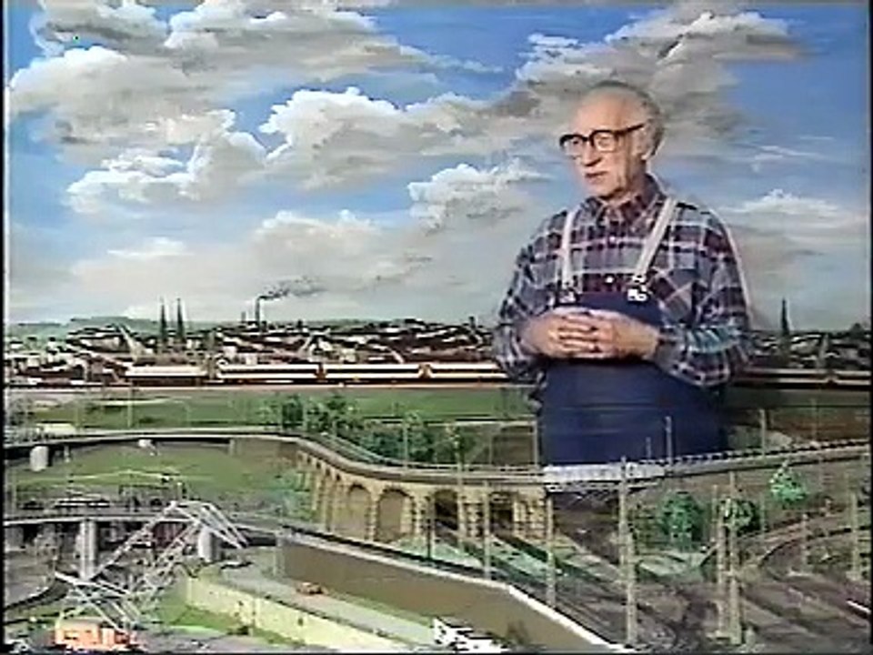 TV-DX RTL some news program, January 1994