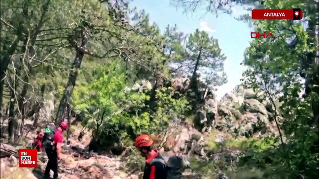 Antalya'da dağda kaybolan 2 arkadaş, 10 saatlik operasyonla kurtarıldı