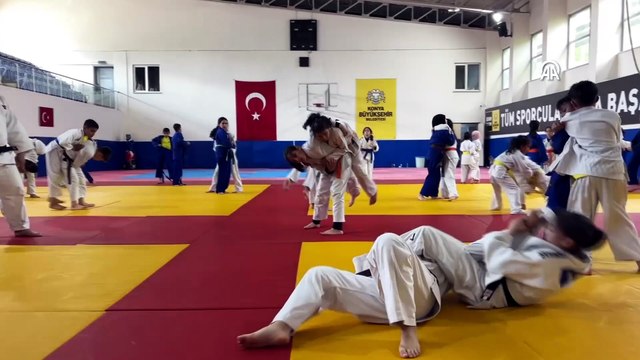 Avrupa Kupası'nda bronz madalyalarla başlayan serisini şampiyonlukla taçlandırdı | Ajansspor | AA