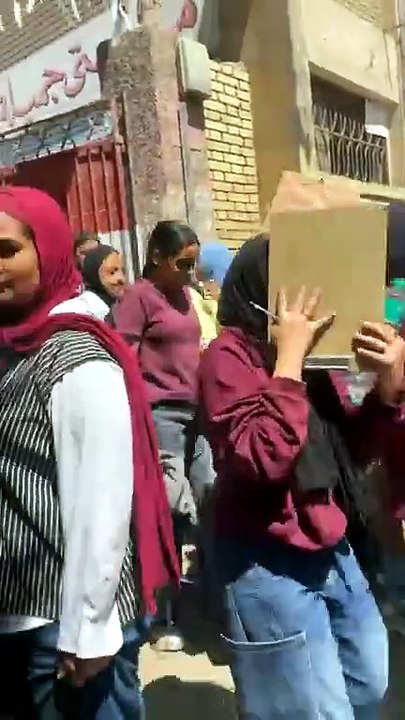 الامتحان طلع سهل ولا صعب.. أراء طلاب الإعدادية بالمنوفية عقب أدائهم مادة اللغة الإنجليزية