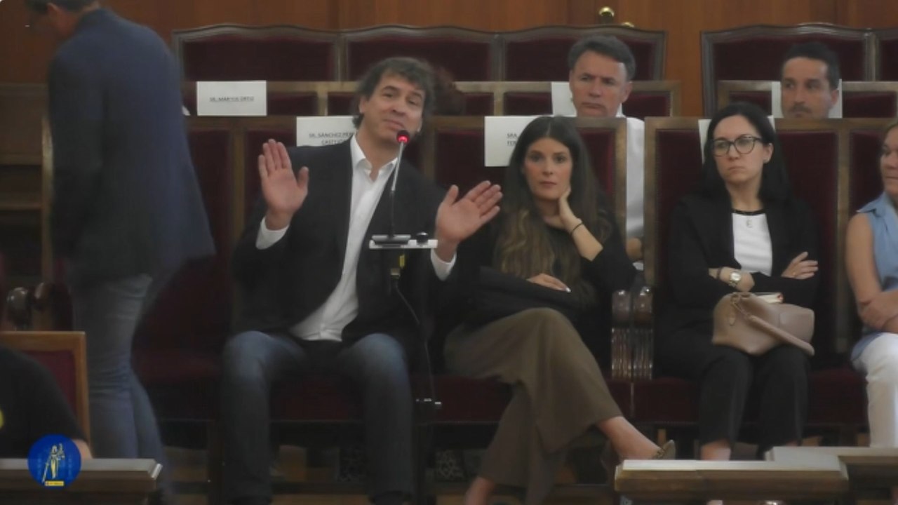 Los correos enviados por el músico a "pedrosanchez1212", última prueba del juicio del «hermanísimo», ya visto para sentencia