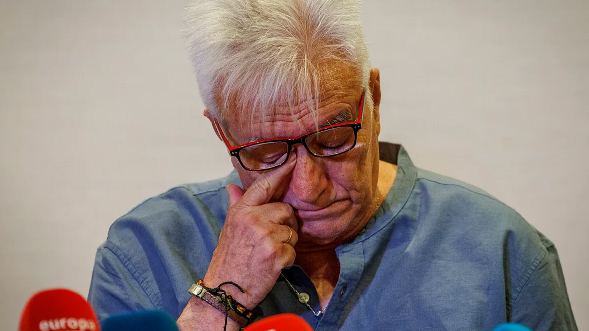 El abuelo de la bebé quemada en la bañera en Bormujos (Sevilla) denuncia que la menor ya presentaba lesiones previas