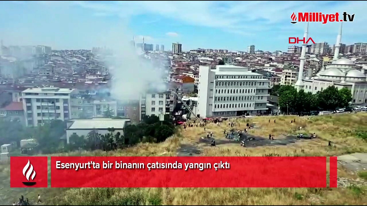 Esenyurt'ta çatı yangını! Alevler yan binalara sıçradı