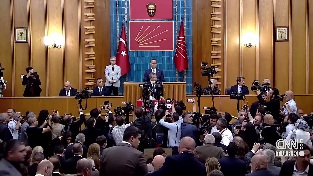 Özgür Özel TBMM’de grup kürsüsündeydi: “Kürsüde konuşmayı zafer görmüyorum”
