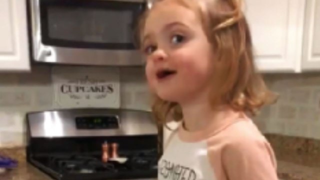 Gender Reveal Fizzy - Big sister's cute reaction to gender reveal is soul-stirring