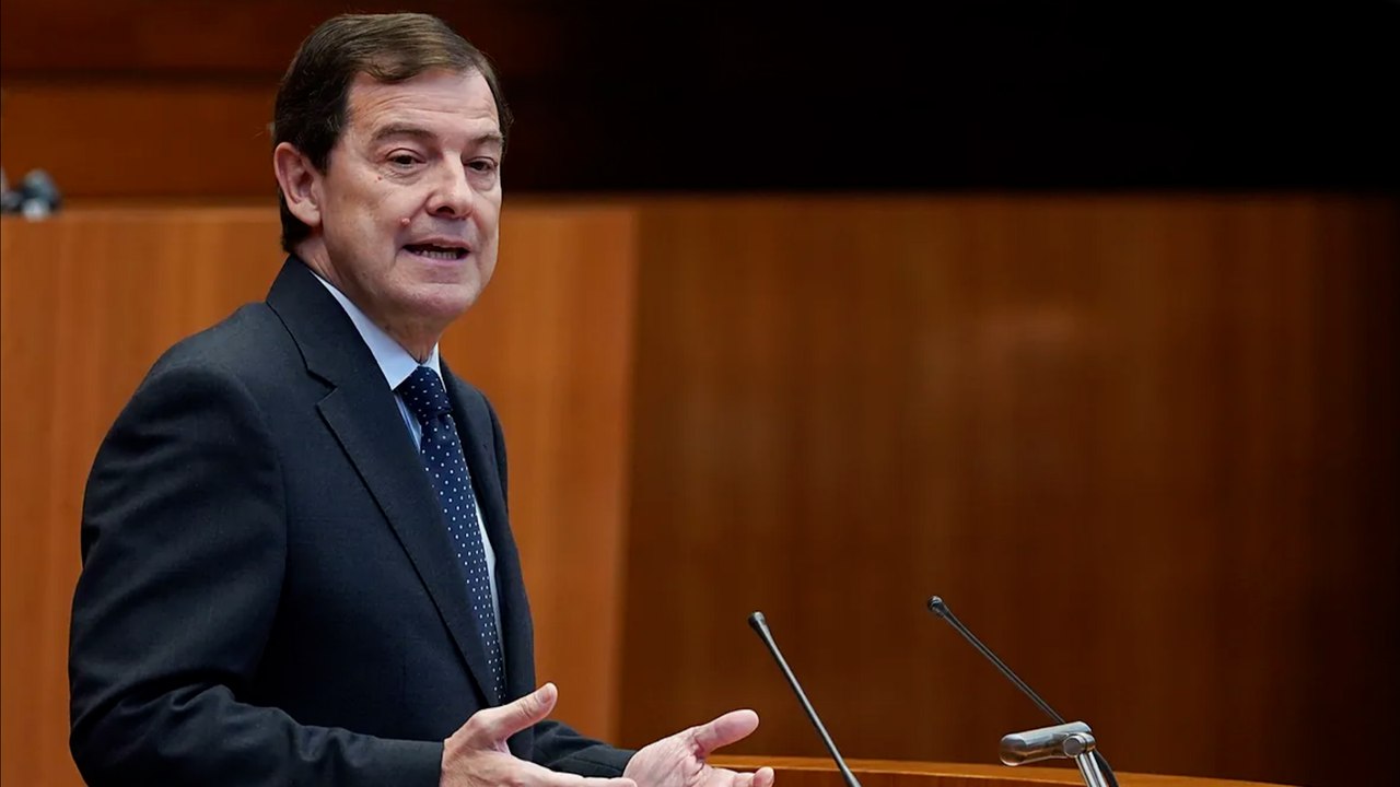 Mañueco liga la "prioridad nacional" al arraigo: "Que nadie se rasgue las vestiduras"