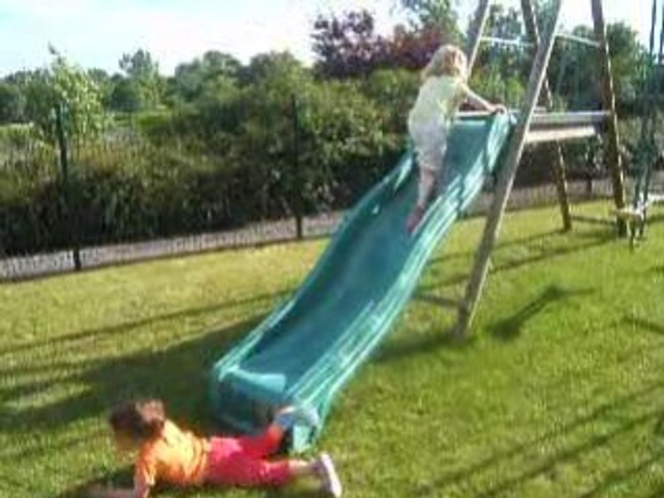 Les filles au toboggan