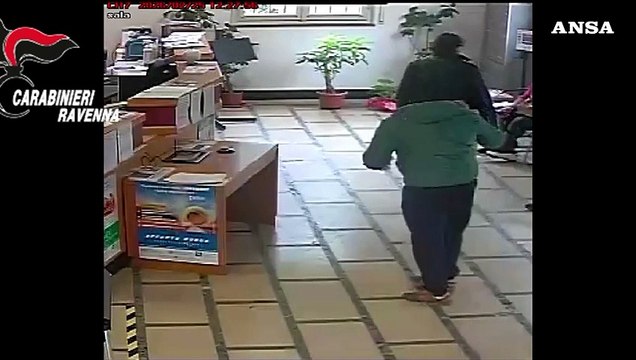 Rapina in banca da 40mila euro nel Ravennate, 5 arresti