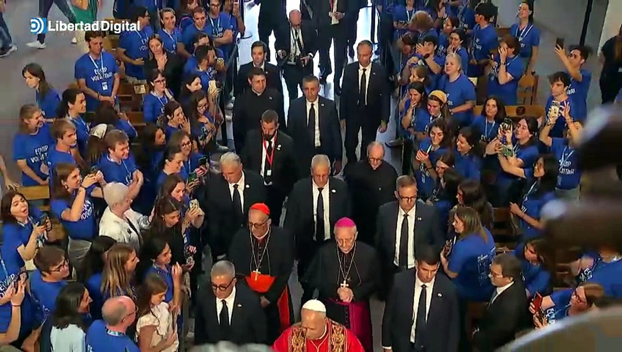 El Papa León XIV en Barcelona: clamor multitudinario en su llegada