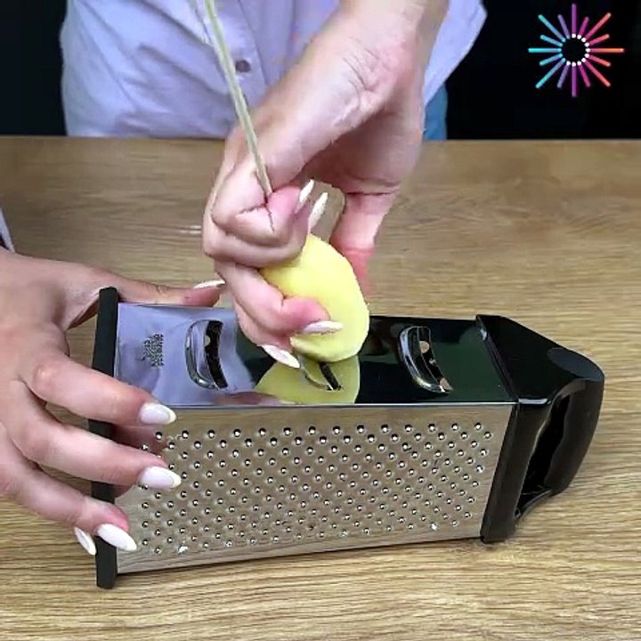 Grater hack for perfect spiral potatoes🥔