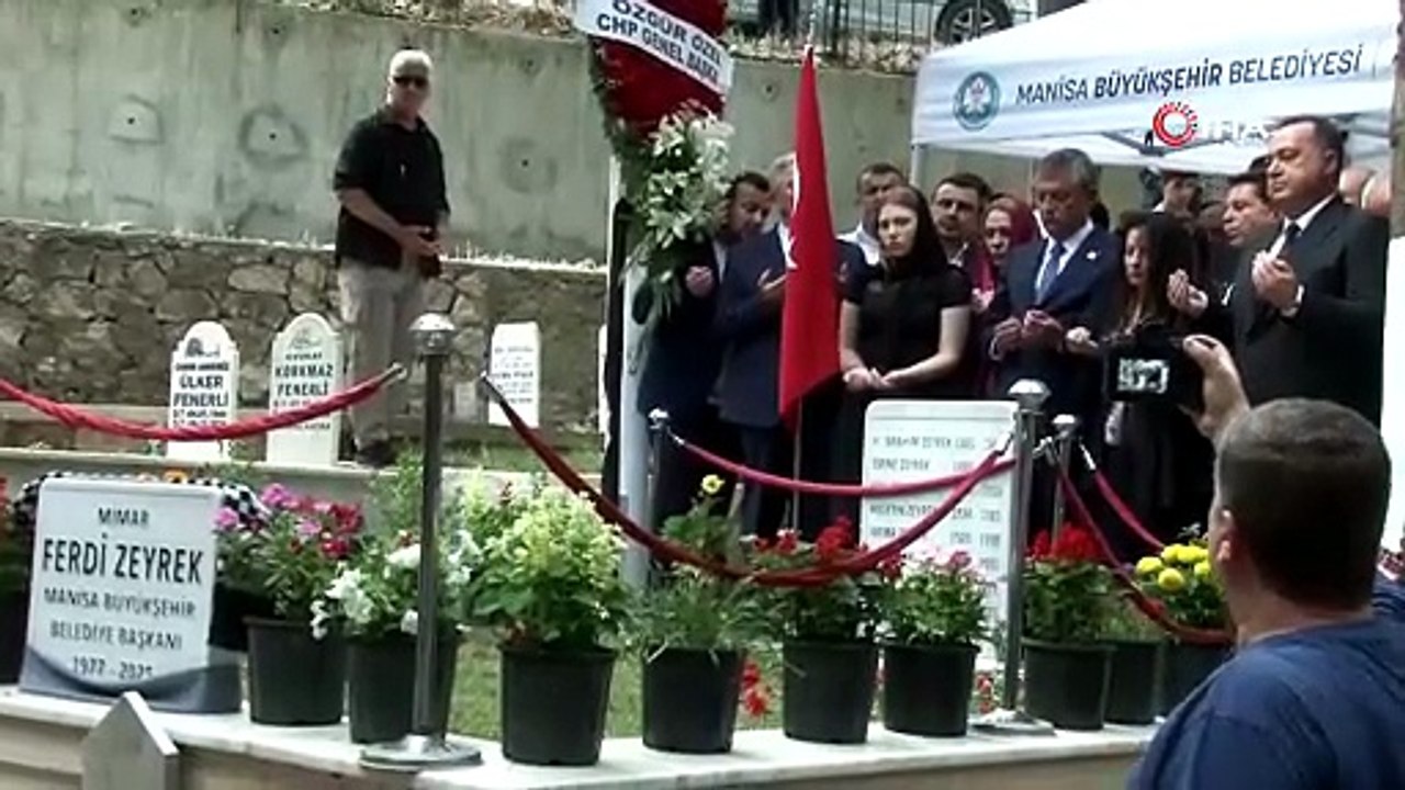Özgür Özel ve Mansur Yavaş’tan Ferdi Zeyrek’e vefa ziyareti