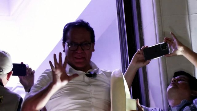 Roberto Sánchez pasa al frente en reñido balotaje frente a Keiko Fujimori, con final incierto