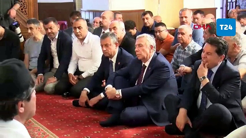 Özgür Özel ve Mansur Yavaş, Ferdi Zeyrek için okutulan Mevlid-i Şerife katıldı