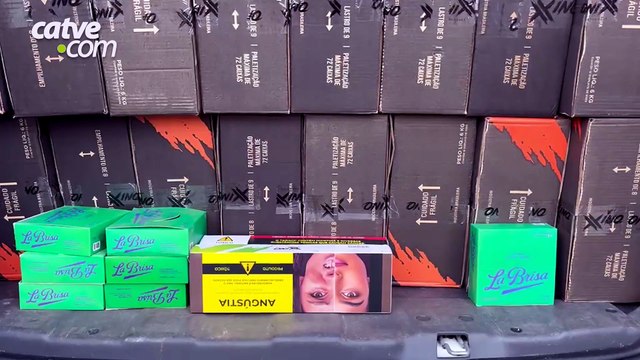 Utilitários são apreendidos com essências de narguilé avaliadas em R$ 200 mil