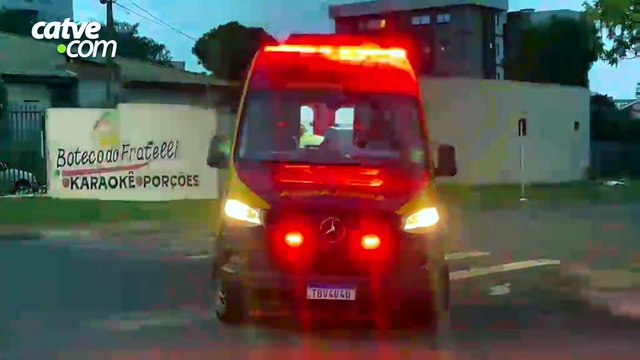 Motoboy fica ferido após acidente no Bairro Coqueiral, em Cascavel