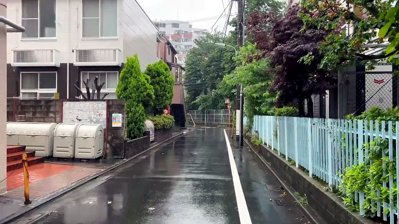 Exploring Quiet Ōimachi Neighborhood in Light Rain | Early Morning Tokyo