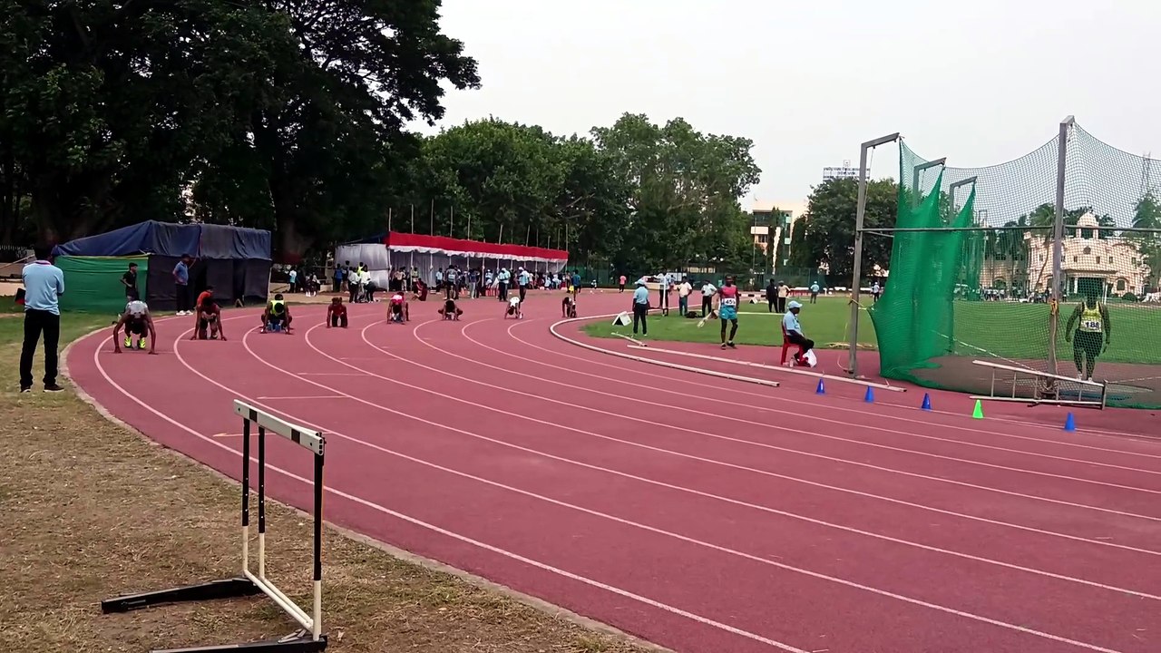 Under 20 boys 200 meter race