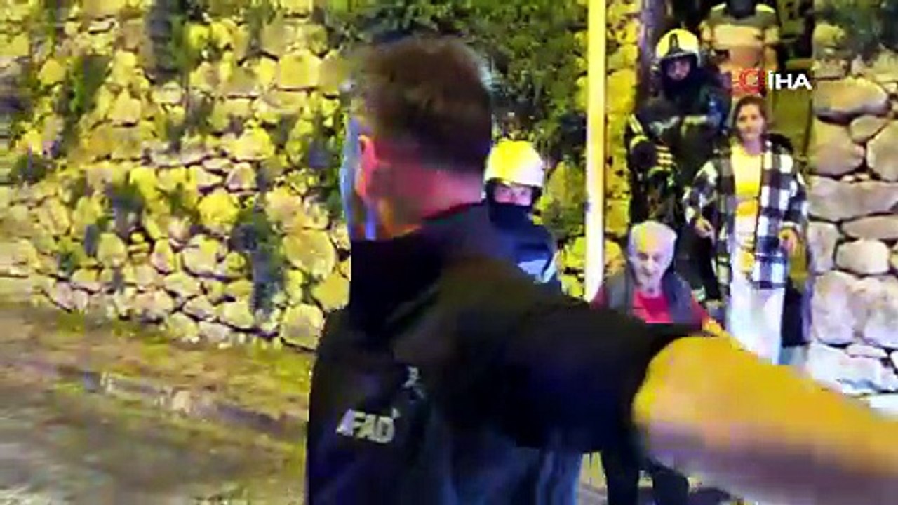 Gece yarısı akılalmaz korku: Tavan çöktü, bir aile ölümden şans eseri kurtuldu!