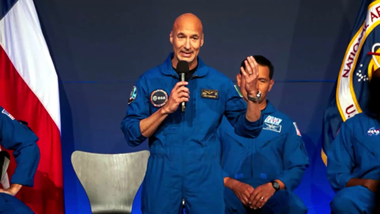 Luca Parmitano, la chiamata della Nasa e la dedica alle figlie: «L'energia che alimenta la mia anima»