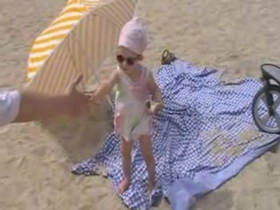Camille et le sable