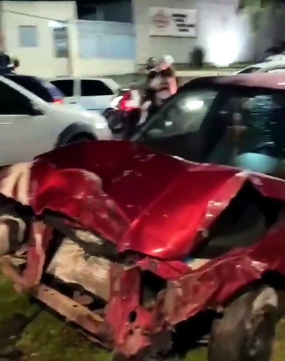 Acidente provocado na Fernandes Lima acaba com um preso