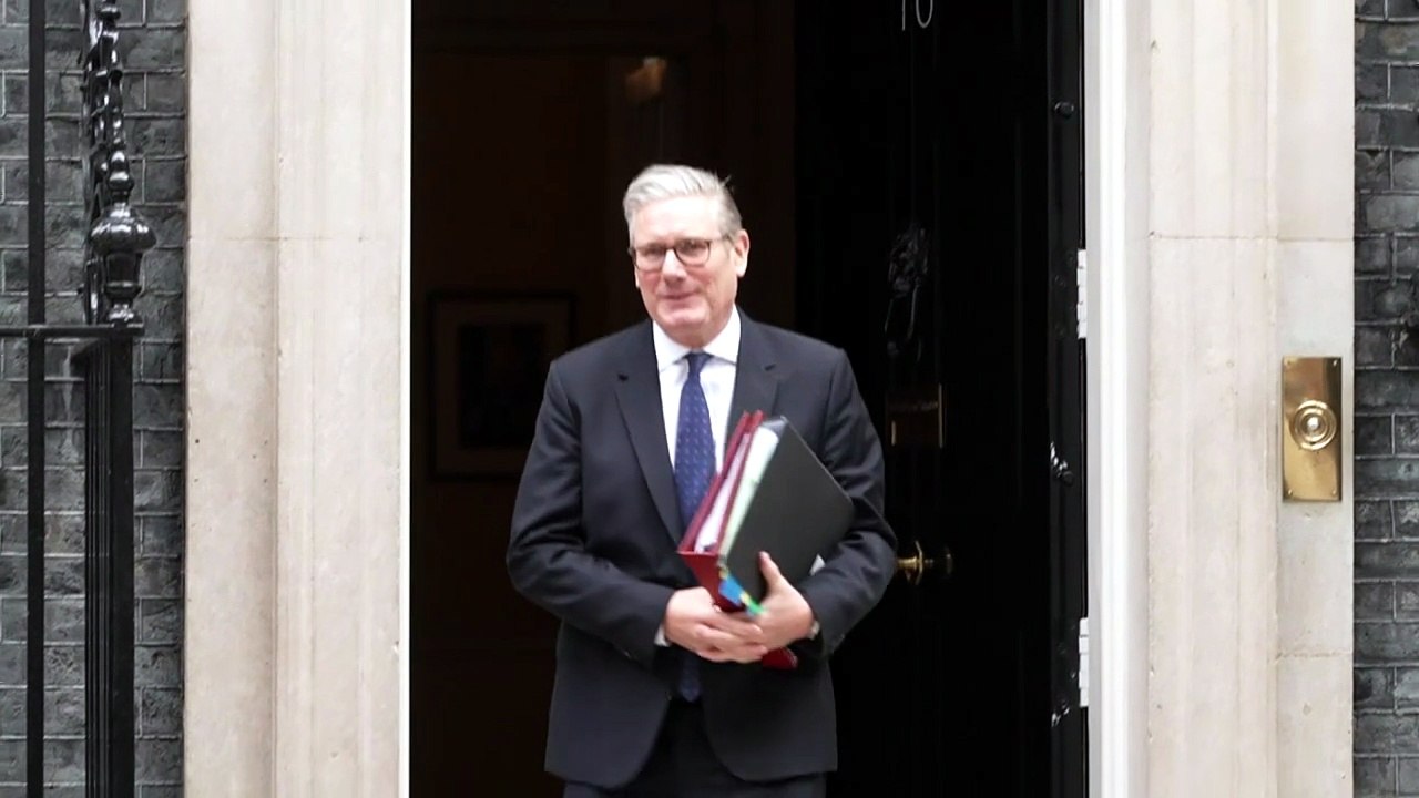 Starmer departs Downing Street for PMQs