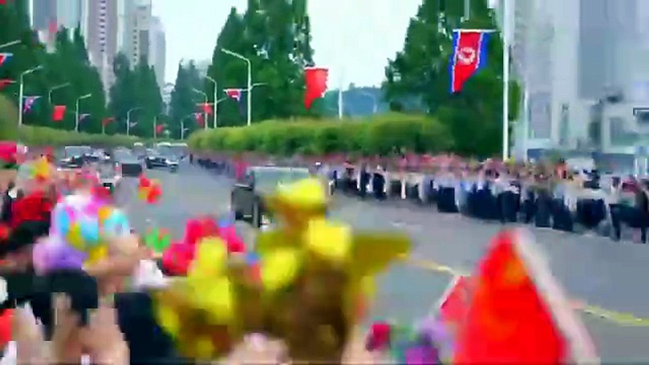 Parte de Pyongyang o camarada Xi Jinping, Secretário-Geral do Comitê Central do Partido Comunista da China e Presidente da República Popular da China