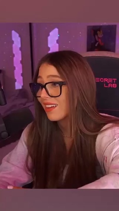 Bruh…. 🤯 #twitch #streamer #twitchmoments #twitchfails #gamergirl #twitchclips #jokes #twitchstreamer #fyp