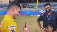 अर्जुन तेंदुलकर और उनके नन्हे फैन का क्यूट मोमेंट हुआ वायरल