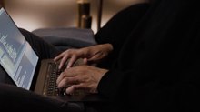 भारत में Crime Rate घटा, लेकिन Cyber Crime तेजी से बढ़ा... देखें ये रिपोर्ट