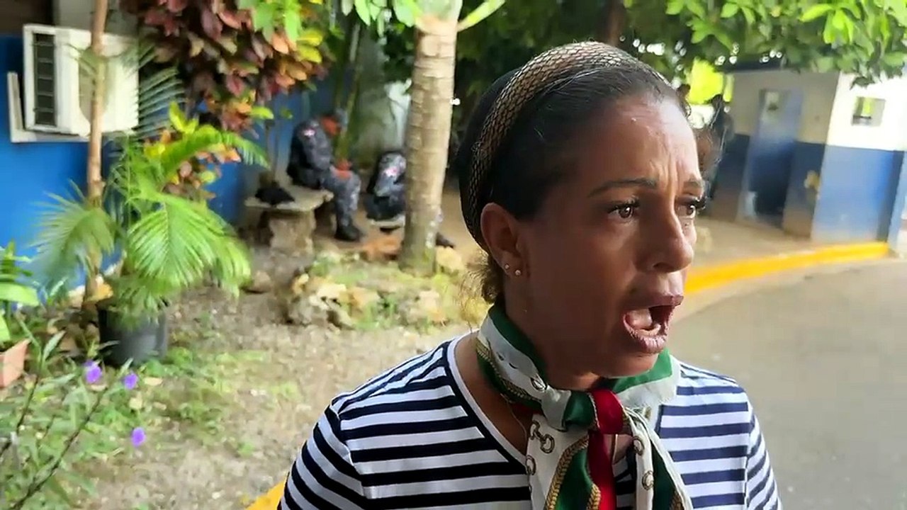 Mujer denuncia asalto a mano armada en urbanización Piantini de SFM