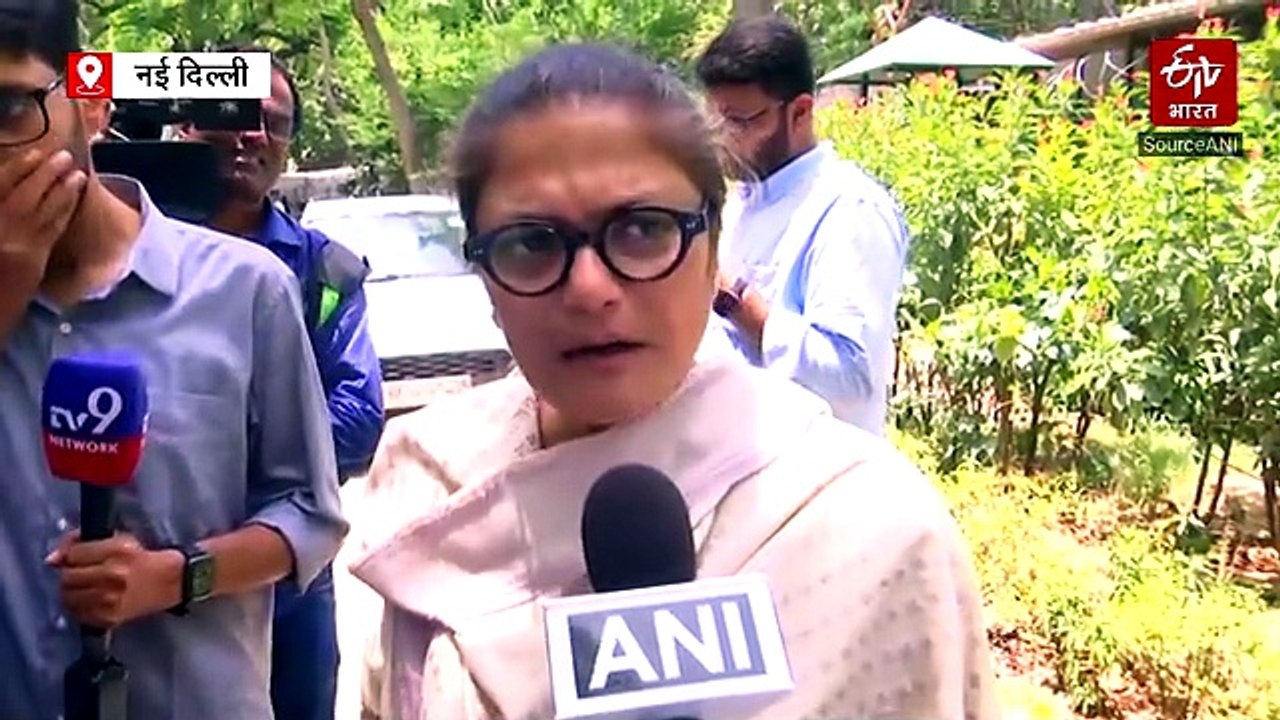 TMC में बढ़ी टूट! ममता बनर्जी की करीबी सुष्मिता...