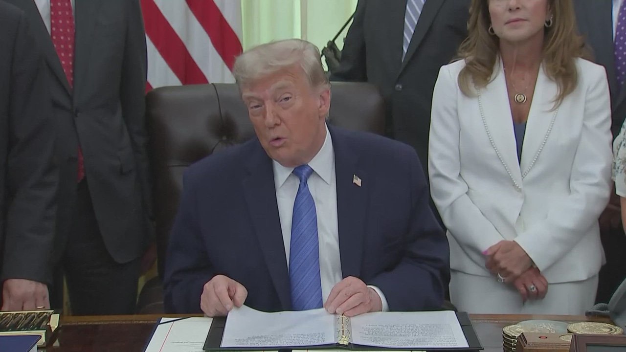 Trump Compares Himself to MLK Jr. and Claims More People Attended His Speech — Republicans Chuckle Nervously