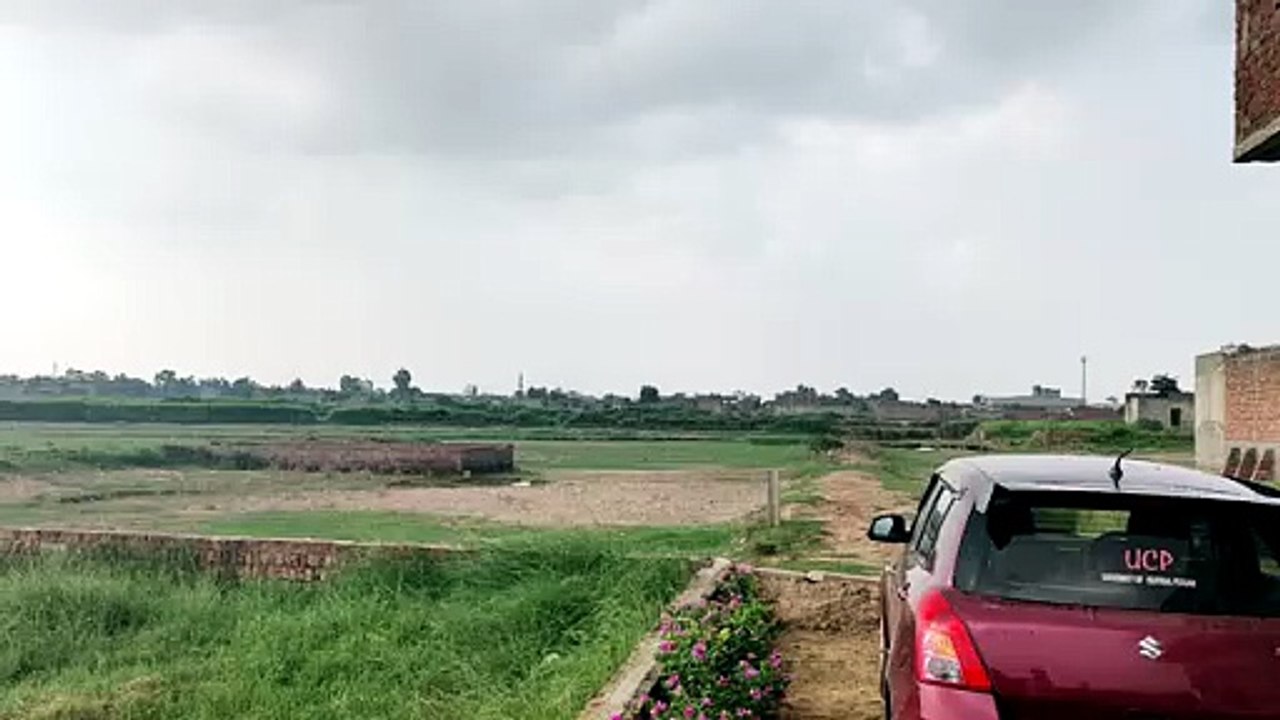 پردہِ ناز میں ہے حُسن پہ نازاں کوٸی۔