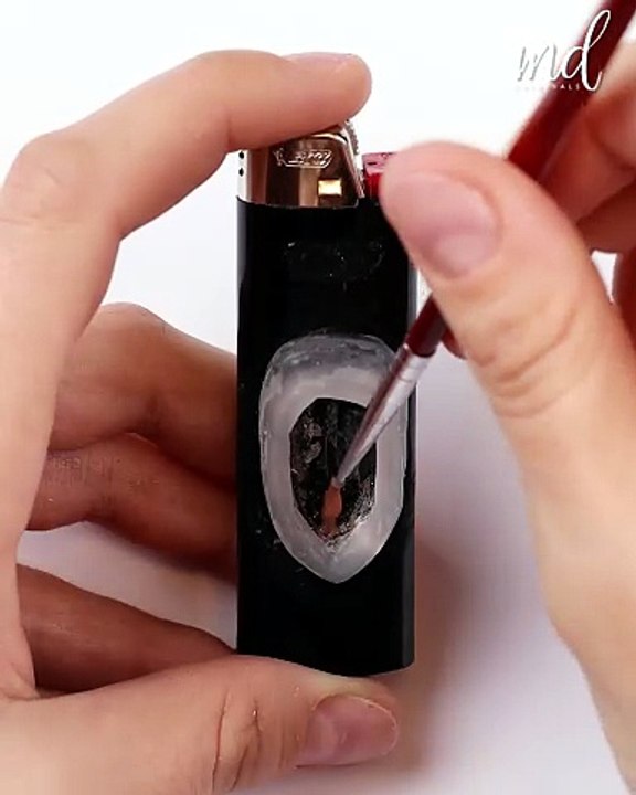 Transforming a lighter into a glittering spectacle! ✨🕯️