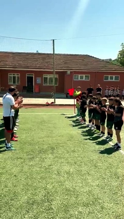 Kandıra’dan alkışlanacak hareket Şampiyon rakibini onore ettiler