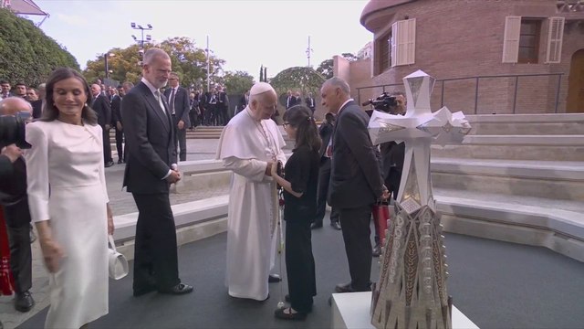 La Niña Invidente que Dejó sin Palabras al Papa León XIV y a los Reyes Felipe y Letizia