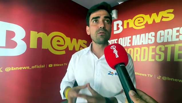 Prefeito expõe real relação entre Flávio Bolsonaro e ACM Neto: Grande simpatia