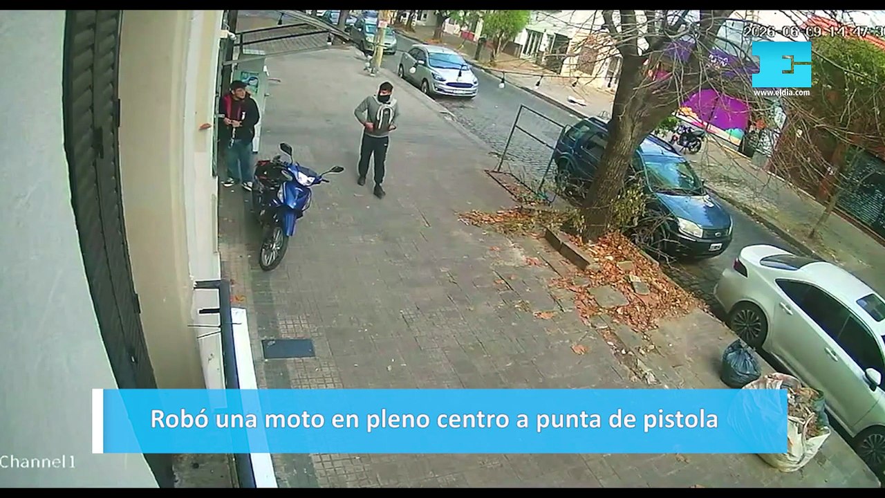Robó una moto en pleno centro a punta de pistola