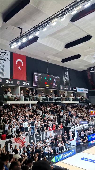 Tribünler - Beşiktaş Gain 80-71 Bahçeşehir Koleji - Türkiye Sigorta Basketbol Süper Ligi Play Off Yarı Final 5. Maç