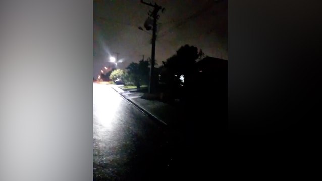 Lâmpada queimada em poste gera preocupação entre moradores no Bairro Brasília