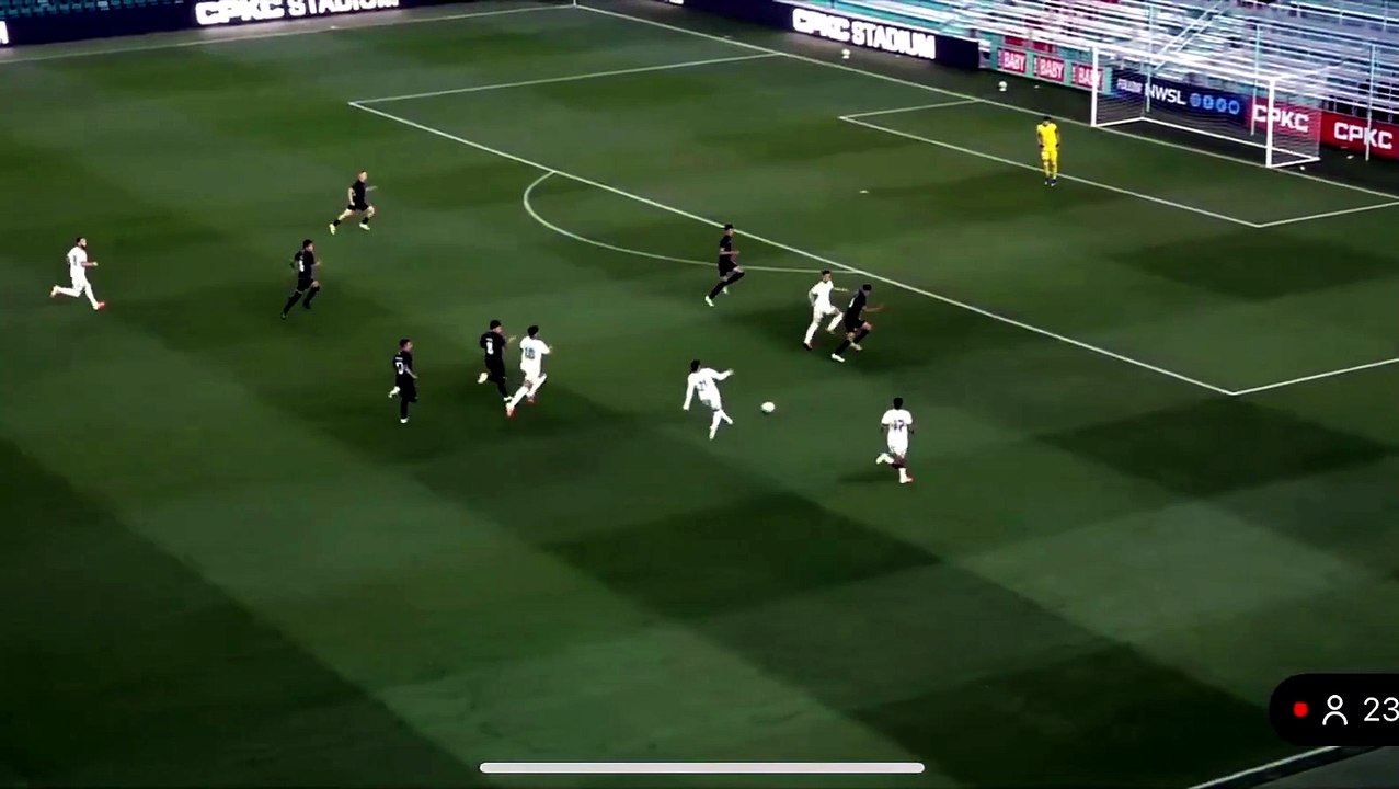 Bolivie-Algérie (0-3) : But de Gouiri