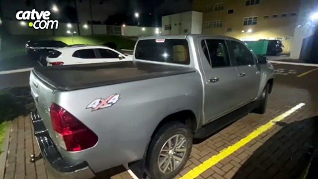 Hilux furtada é recuperada pela PM no bairro Cascavel Velho