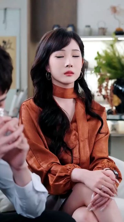 🔥[ENG SUB]Flash Marriage to the Female CEO: The Ex-Girlfriend's Tears | 搬砖的我，闪婚女神后白月光悔哭了 (1/2)