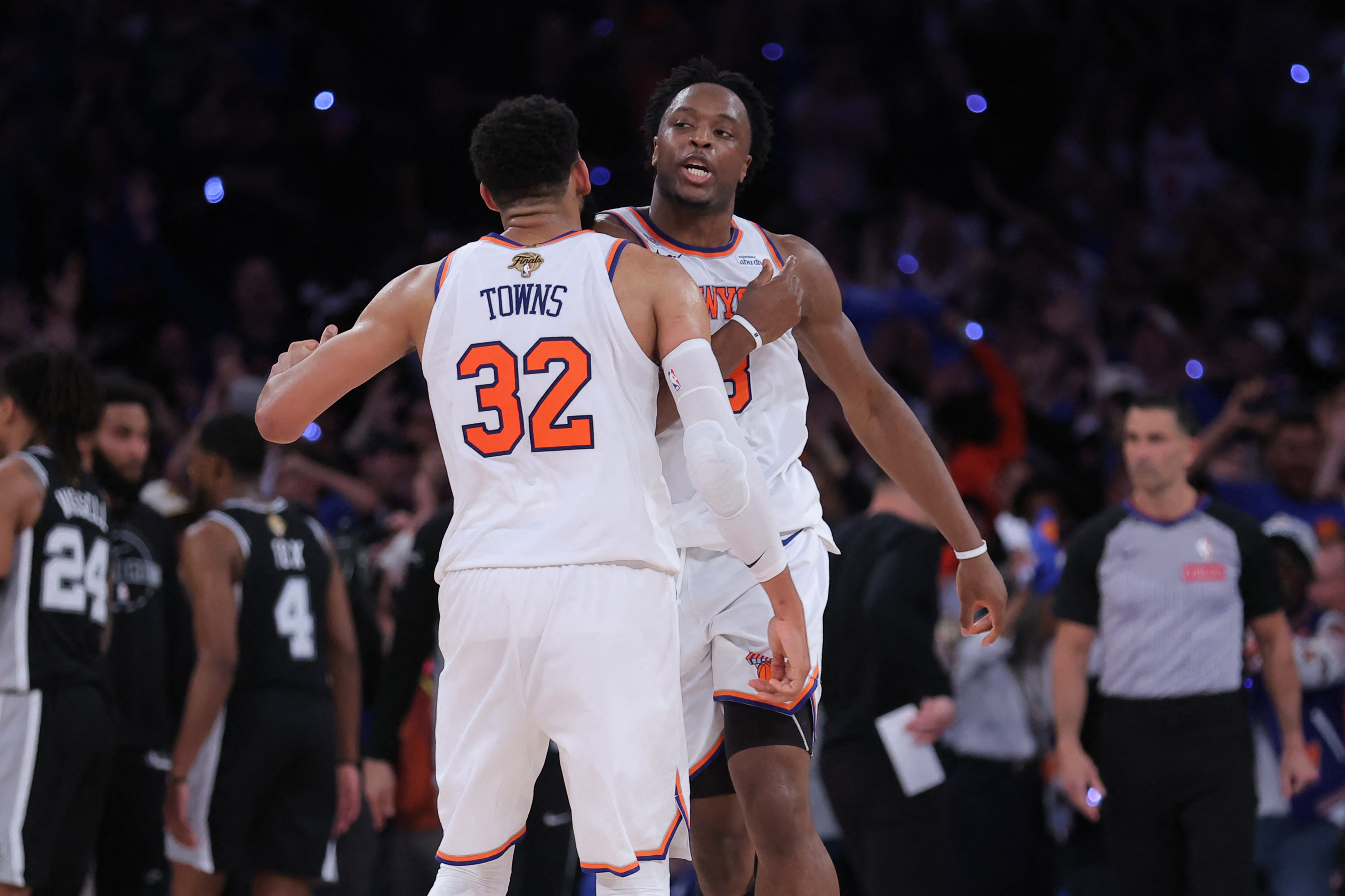 NBA : Les Knicks tout proches du titre après un come-back historique face aux Spurs de Wembanyama