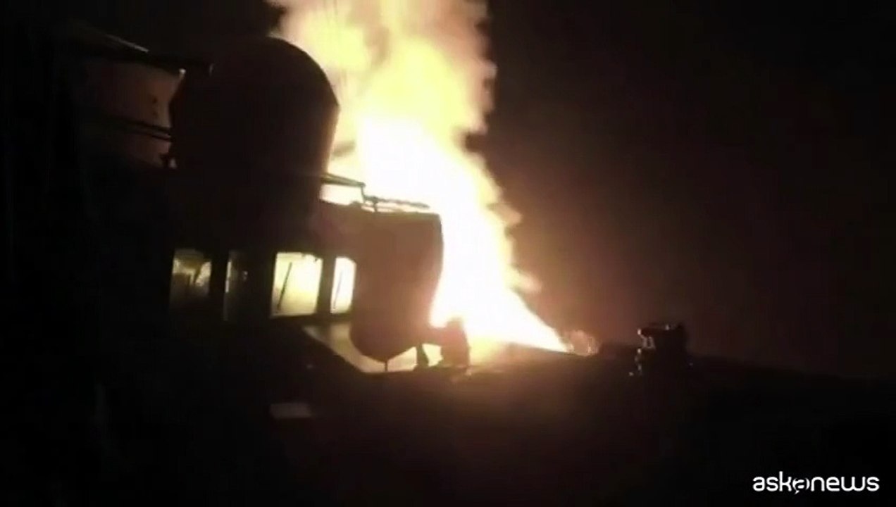 Decine di raid Usa sull'Iran, Teheran attacca basi Golfo