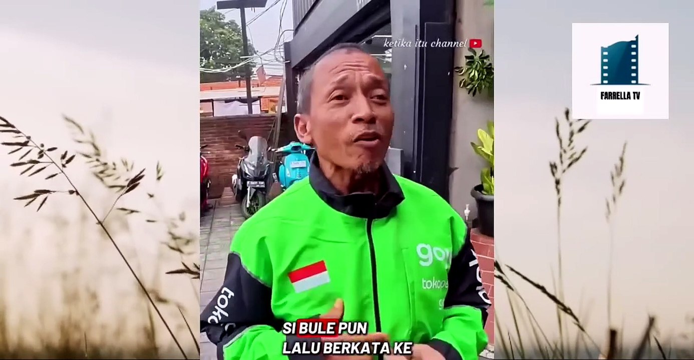 A FOREIGNERS HAVE ALREADY FALLEN IN LOVE WITH INDONESIA - THIS FOREIGN MAN REALIZES THE SAD REALITY BEHIND THE OJOL JACKET