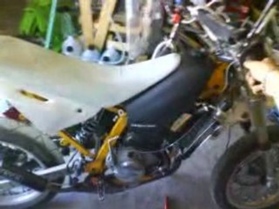 Vidéo a l'arret top rose  scr